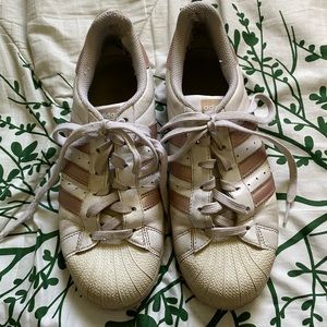 Adidas superstar sneakers size 7 1/2.